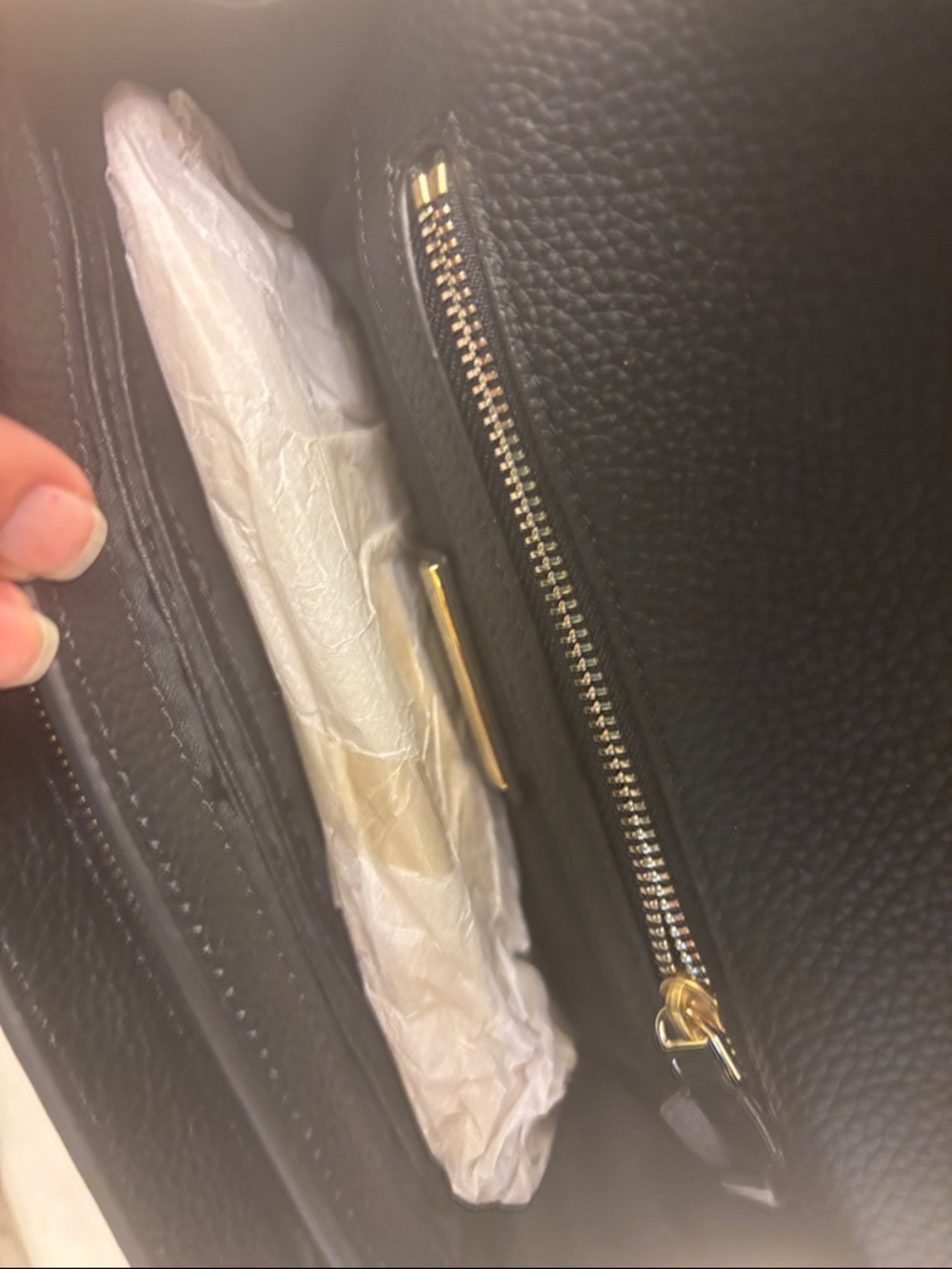 NWT Tory Burch Black Pebbled Leather Crossbody with Gold Logo Accent - Picture 10 of 12